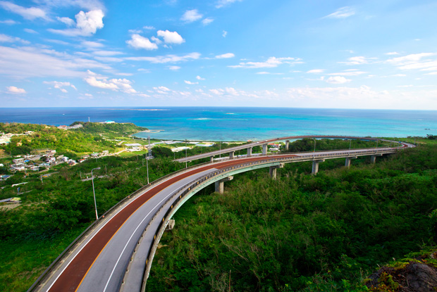 南部の絶景と聖地へ 沖縄おすすめドライブコース Catchy
