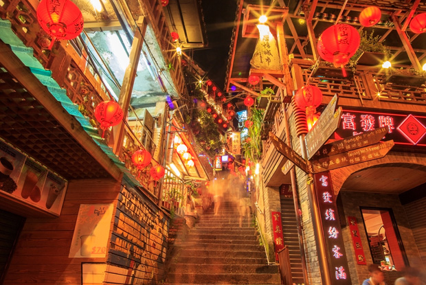 台湾へ行く理由になるほど幻想的な夜の 九ふん Tripiteasy