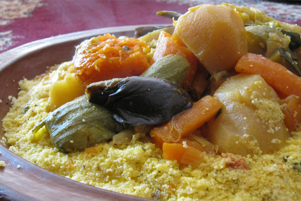 モロッコの家庭料理、クスクス（Adobe 99122944）