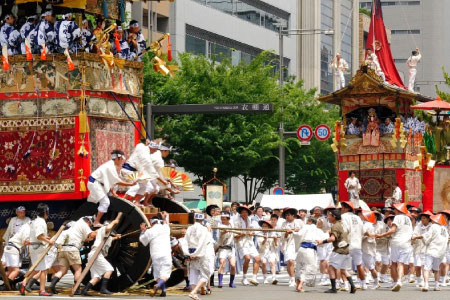 Cherry blossom tours from Osaka