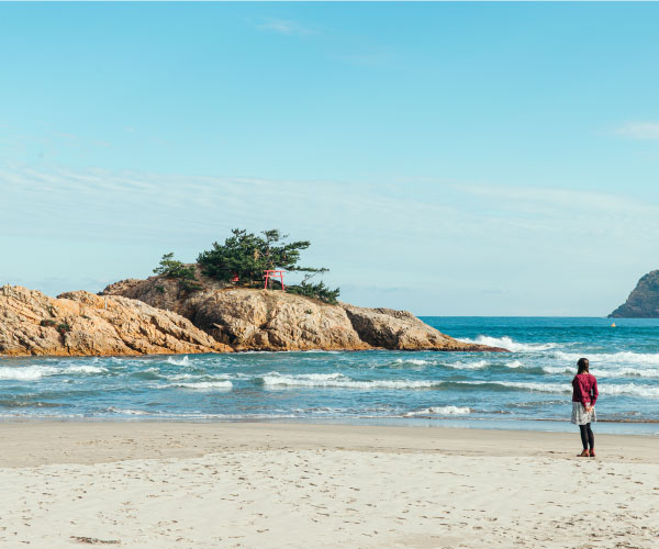 Uradome Beach and Shrine