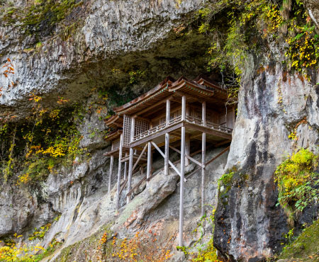 Sanbutsu-ji Nageire-do