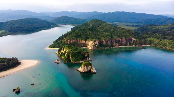  西表島トゥドゥマリの浜空撮