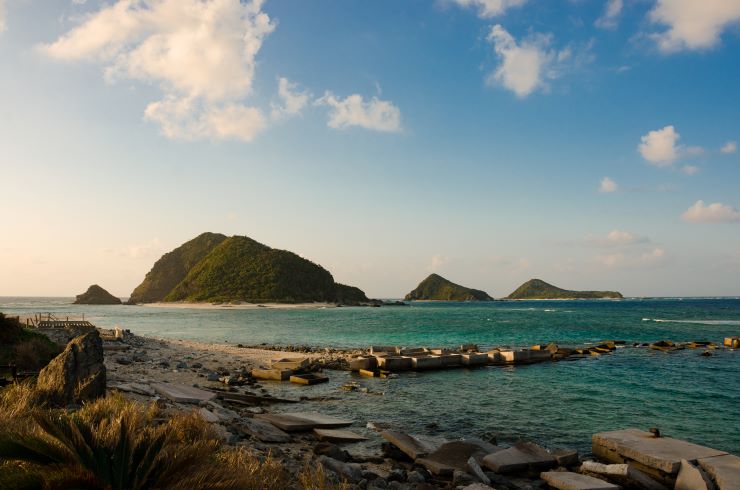 沖縄前島のビーチ