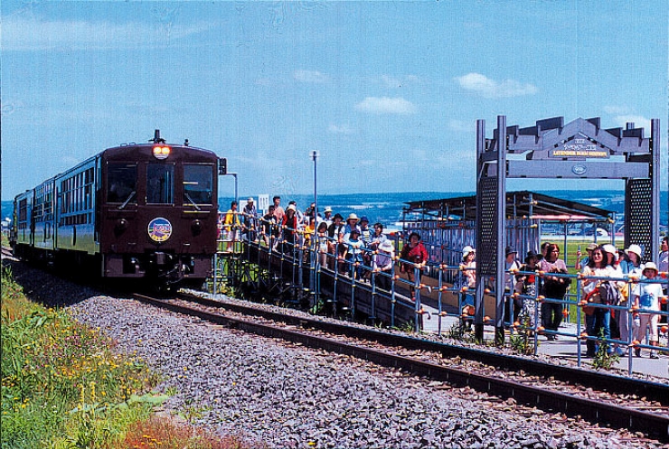 臨時駅「ラベンダー畑駅」　提供：JR北海道