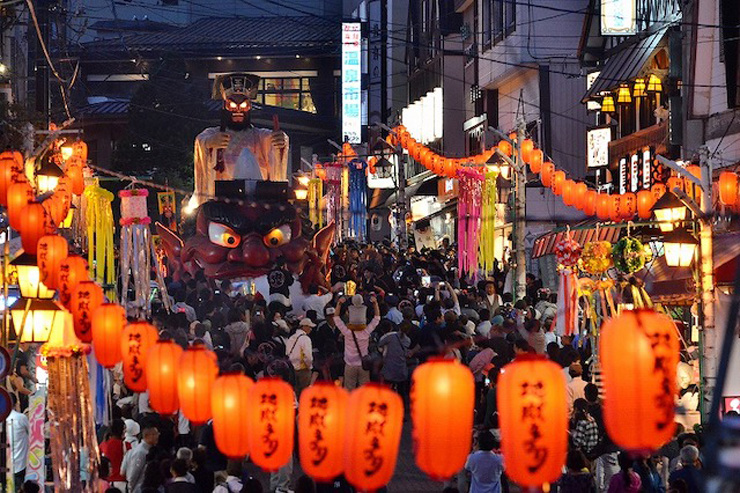  地獄祭りの閻魔（えんま）山車　提供：登別国際観光コンベンション協会