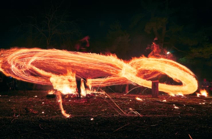 阿蘇神社の火振り神事