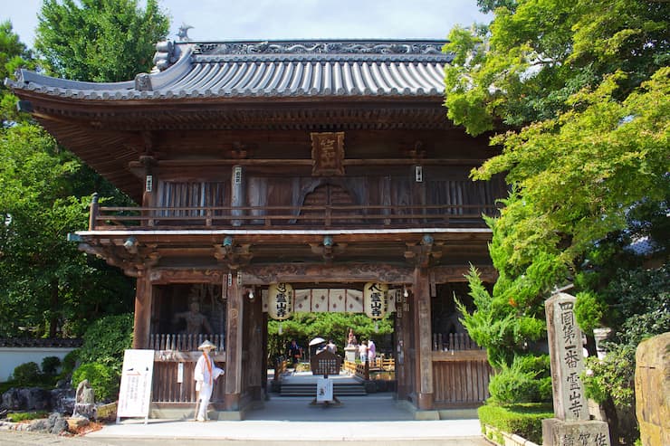 第一番札所霊山寺　提供：徳島県観光協会