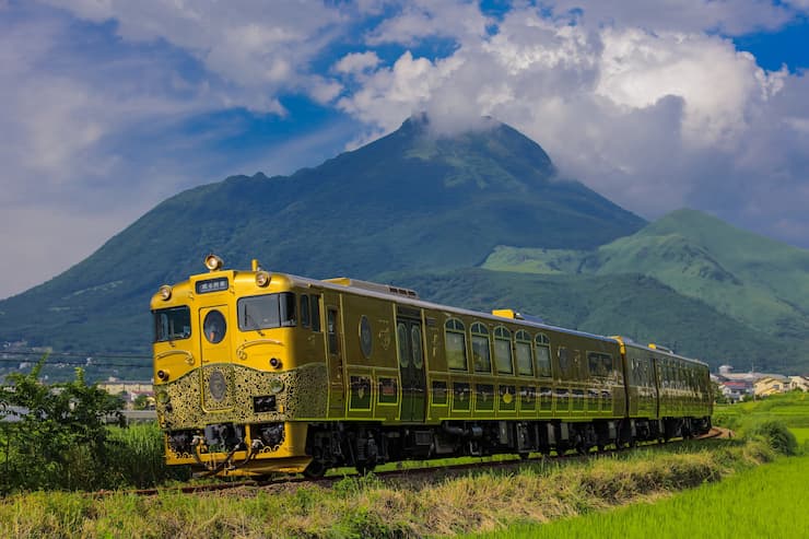 或る列車　提供：九州旅客鉄道株式会社