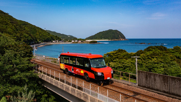 阿佐海岸鉄道DMV　提供：徳島県観光協会