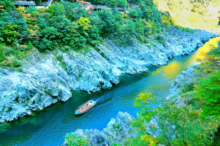 大歩危峡観光遊覧船　提供：徳島県観光協会