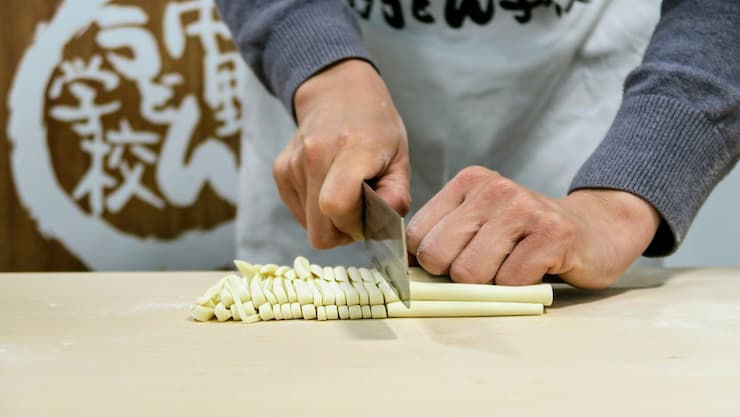 手打ちうどん体験　提供：中野うどん学校