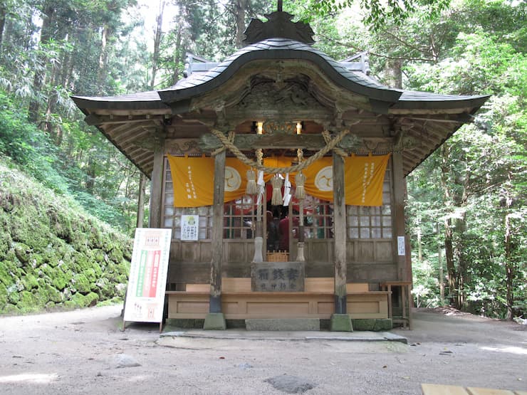 金持神社　提供：一般社団法人日野町観光協会