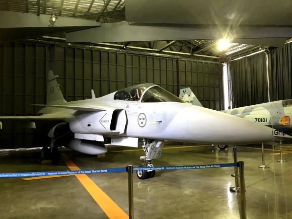 世界唯一現存の戦闘機 に大接近 タイ空軍博物館の魅力と空軍の歴史 チラ見せ生配信 His オンラインツアー