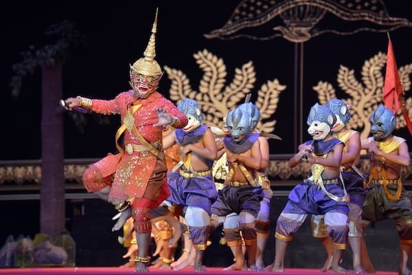 カンボジア舞踊を鑑賞