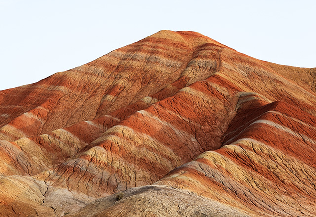赤い堆積岩で形成された地層