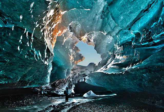 アイスランド 氷河の洞窟