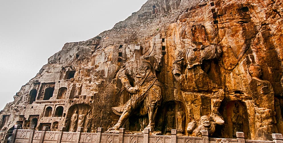 龍門石窟 - 中華人民共和国 世界遺産の旅【HIS】
